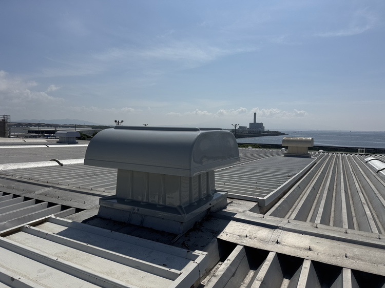 鎌倉製作所ルーフファン更新工事
